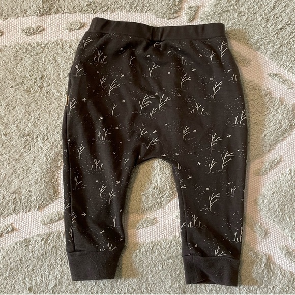 Red Caribou Forest Print Pants in Charcoal - 6-9 Months - Picture 4 of 4